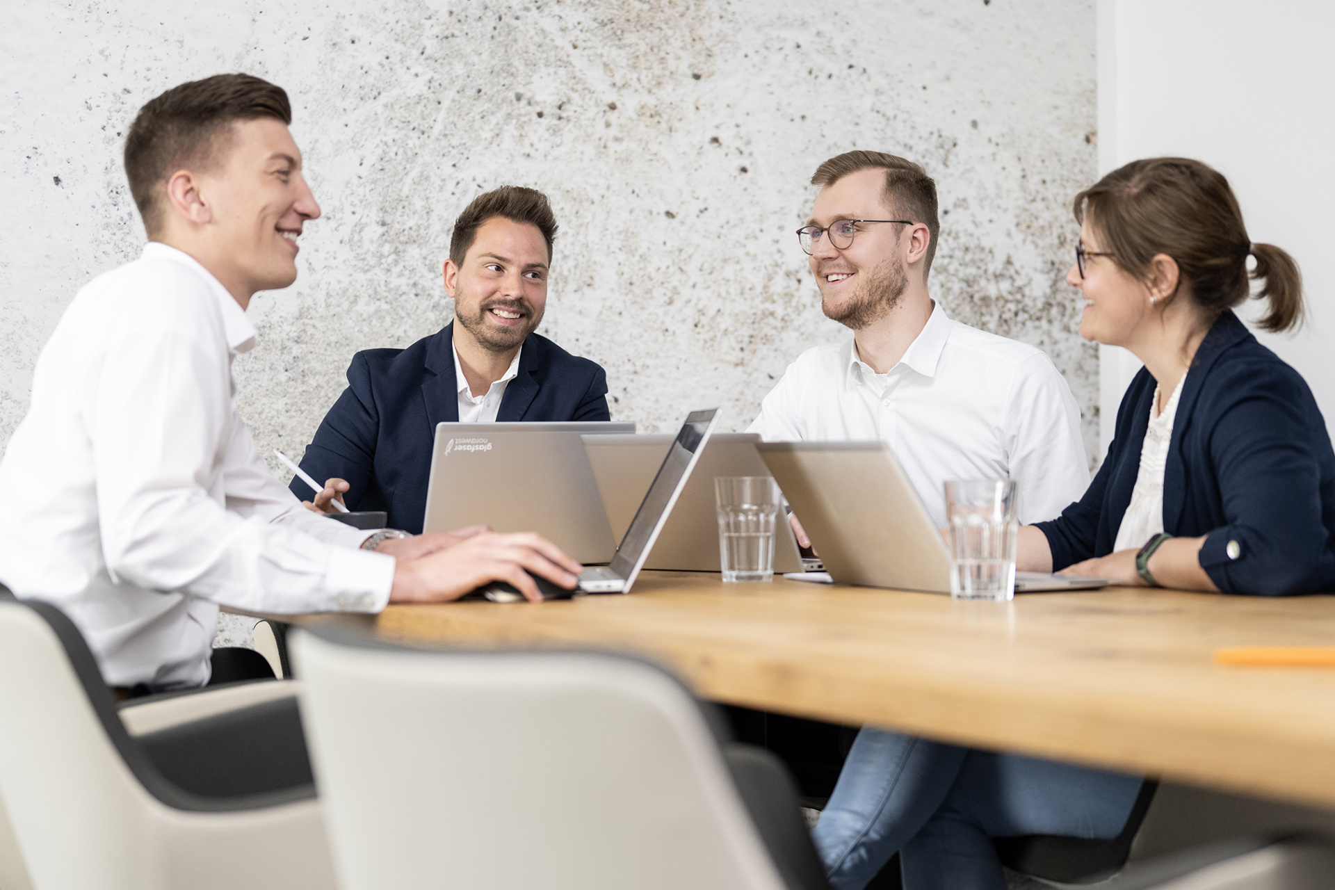 Glasfaser Nordwest unterscheidet sich in einem Punkt von den meisten anderen Unternehmen der Glasfaser-Branche – wir arbeiten eigenwirtschaftlich.